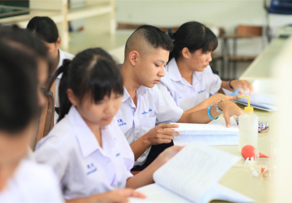 ภาพกิจกรรม ค่ายวิทยาศาสตร์โรงเรียนตากพิทยาคม จัดโดย คณะวิทยาศาสตร์และเทคโนโลยี
