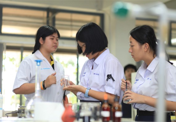 ภาพกิจกรรม ค่ายวิทยาศาสตร์โรงเรียนตากพิทยาคม จัดโดย คณะวิทยาศาสตร์และเทคโนโลยี