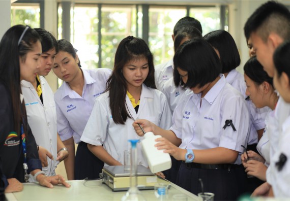 ภาพกิจกรรม ค่ายวิทยาศาสตร์โรงเรียนตากพิทยาคม จัดโดย คณะวิทยาศาสตร์และเทคโนโลยี