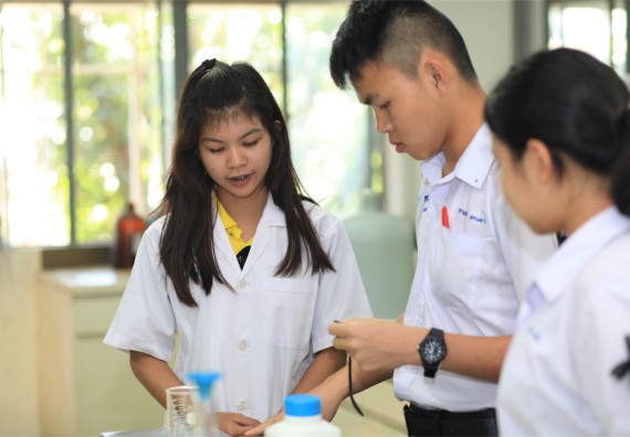 ภาพกิจกรรม ค่ายวิทยาศาสตร์โรงเรียนตากพิทยาคม จัดโดย คณะวิทยาศาสตร์และเทคโนโลยี