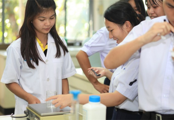 ภาพกิจกรรม ค่ายวิทยาศาสตร์โรงเรียนตากพิทยาคม จัดโดย คณะวิทยาศาสตร์และเทคโนโลยี