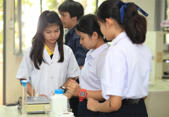 ภาพกิจกรรม ค่ายวิทยาศาสตร์โรงเรียนตากพิทยาคม จัดโดย คณะวิทยาศาสตร์และเทคโนโลยี