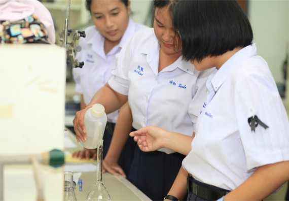 ภาพกิจกรรม ค่ายวิทยาศาสตร์โรงเรียนตากพิทยาคม จัดโดย คณะวิทยาศาสตร์และเทคโนโลยี