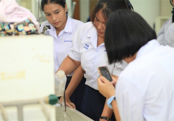 ภาพกิจกรรม ค่ายวิทยาศาสตร์โรงเรียนตากพิทยาคม จัดโดย คณะวิทยาศาสตร์และเทคโนโลยี