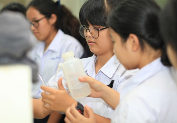 ภาพกิจกรรม ค่ายวิทยาศาสตร์โรงเรียนตากพิทยาคม จัดโดย คณะวิทยาศาสตร์และเทคโนโลยี
