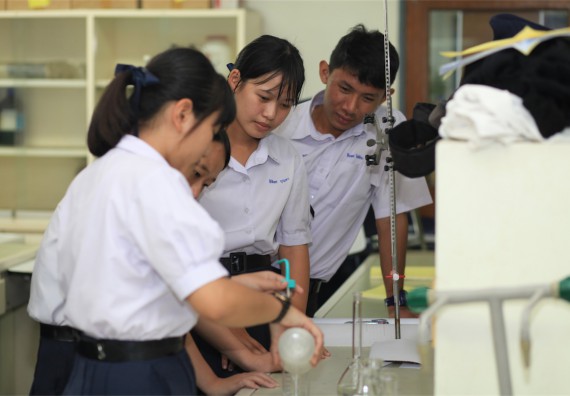 ภาพกิจกรรม ค่ายวิทยาศาสตร์โรงเรียนตากพิทยาคม จัดโดย คณะวิทยาศาสตร์และเทคโนโลยี