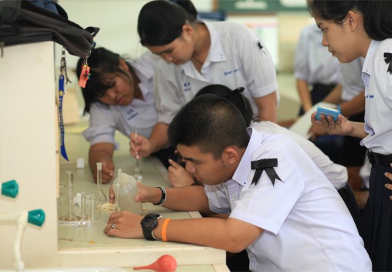 ภาพกิจกรรม ค่ายวิทยาศาสตร์โรงเรียนตากพิทยาคม จัดโดย คณะวิทยาศาสตร์และเทคโนโลยี