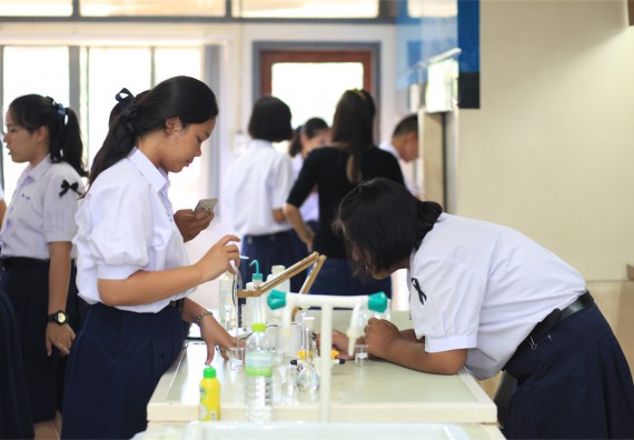 ภาพกิจกรรม ค่ายวิทยาศาสตร์โรงเรียนตากพิทยาคม จัดโดย คณะวิทยาศาสตร์และเทคโนโลยี