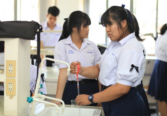 ภาพกิจกรรม ค่ายวิทยาศาสตร์โรงเรียนตากพิทยาคม จัดโดย คณะวิทยาศาสตร์และเทคโนโลยี