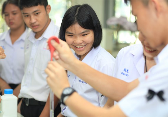ภาพกิจกรรม ค่ายวิทยาศาสตร์โรงเรียนตากพิทยาคม จัดโดย คณะวิทยาศาสตร์และเทคโนโลยี