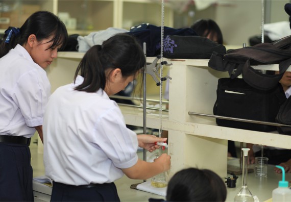 ภาพกิจกรรม ค่ายวิทยาศาสตร์โรงเรียนตากพิทยาคม จัดโดย คณะวิทยาศาสตร์และเทคโนโลยี