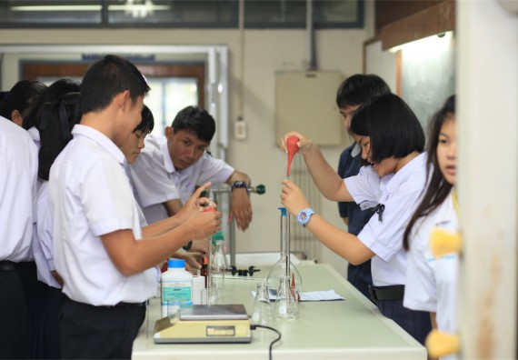 ภาพกิจกรรม ค่ายวิทยาศาสตร์โรงเรียนตากพิทยาคม จัดโดย คณะวิทยาศาสตร์และเทคโนโลยี