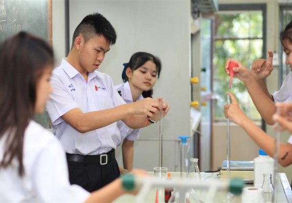 ภาพกิจกรรม ค่ายวิทยาศาสตร์โรงเรียนตากพิทยาคม จัดโดย คณะวิทยาศาสตร์และเทคโนโลยี
