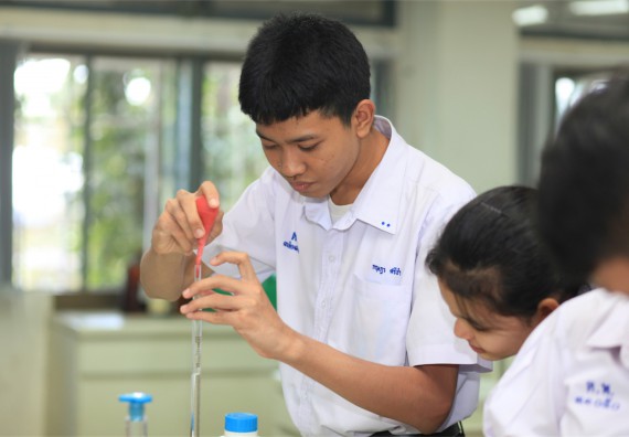 ภาพกิจกรรม ค่ายวิทยาศาสตร์โรงเรียนตากพิทยาคม จัดโดย คณะวิทยาศาสตร์และเทคโนโลยี