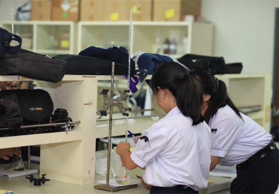 ภาพกิจกรรม ค่ายวิทยาศาสตร์โรงเรียนตากพิทยาคม จัดโดย คณะวิทยาศาสตร์และเทคโนโลยี