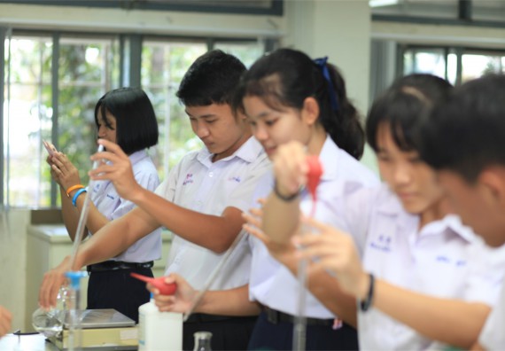 ภาพกิจกรรม ค่ายวิทยาศาสตร์โรงเรียนตากพิทยาคม จัดโดย คณะวิทยาศาสตร์และเทคโนโลยี