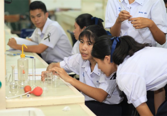 ภาพกิจกรรม ค่ายวิทยาศาสตร์โรงเรียนตากพิทยาคม จัดโดย คณะวิทยาศาสตร์และเทคโนโลยี