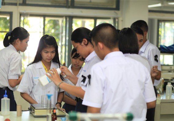 ภาพกิจกรรม ค่ายวิทยาศาสตร์โรงเรียนตากพิทยาคม จัดโดย คณะวิทยาศาสตร์และเทคโนโลยี