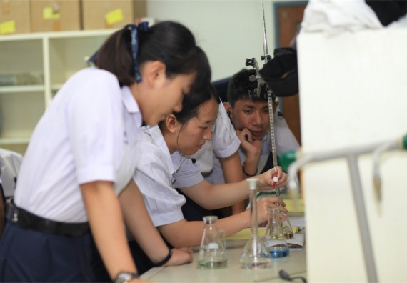 ภาพกิจกรรม ค่ายวิทยาศาสตร์โรงเรียนตากพิทยาคม จัดโดย คณะวิทยาศาสตร์และเทคโนโลยี