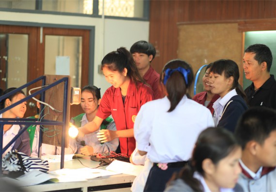 ภาพกิจกรรม ค่ายวิทยาศาสตร์โรงเรียนตากพิทยาคม จัดโดย คณะวิทยาศาสตร์และเทคโนโลยี