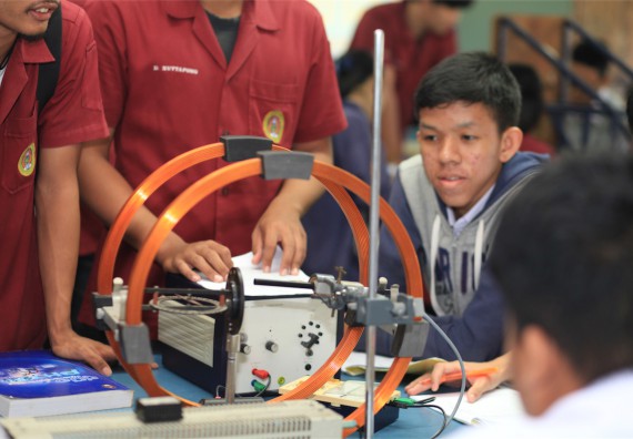ภาพกิจกรรม ค่ายวิทยาศาสตร์โรงเรียนตากพิทยาคม จัดโดย คณะวิทยาศาสตร์และเทคโนโลยี