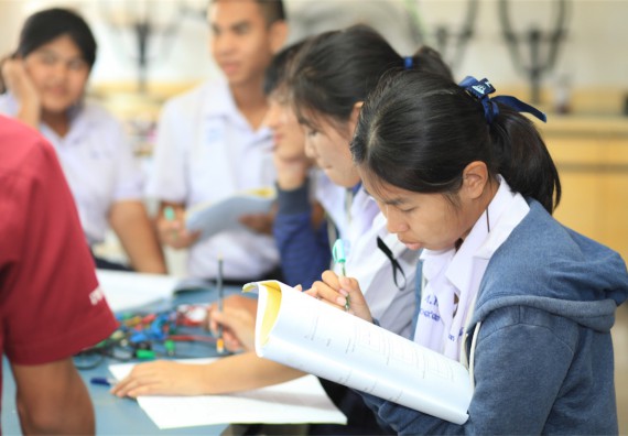 ภาพกิจกรรม ค่ายวิทยาศาสตร์โรงเรียนตากพิทยาคม จัดโดย คณะวิทยาศาสตร์และเทคโนโลยี