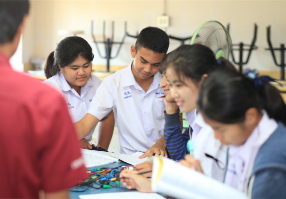 ภาพกิจกรรม ค่ายวิทยาศาสตร์โรงเรียนตากพิทยาคม จัดโดย คณะวิทยาศาสตร์และเทคโนโลยี