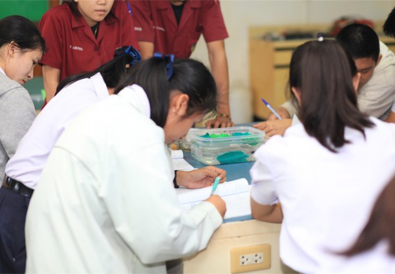 ภาพกิจกรรม ค่ายวิทยาศาสตร์โรงเรียนตากพิทยาคม จัดโดย คณะวิทยาศาสตร์และเทคโนโลยี