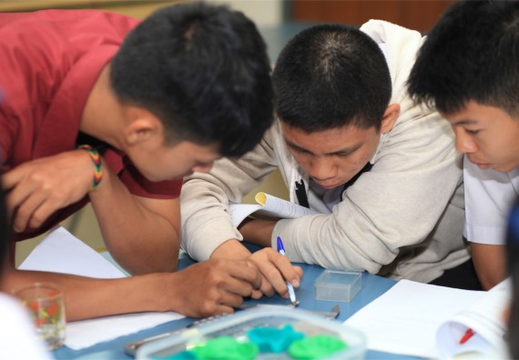 ภาพกิจกรรม ค่ายวิทยาศาสตร์โรงเรียนตากพิทยาคม จัดโดย คณะวิทยาศาสตร์และเทคโนโลยี