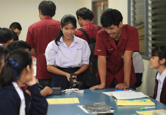 ภาพกิจกรรม ค่ายวิทยาศาสตร์โรงเรียนตากพิทยาคม จัดโดย คณะวิทยาศาสตร์และเทคโนโลยี