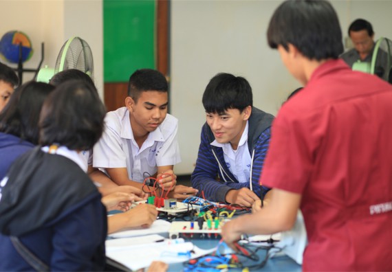 ภาพกิจกรรม ค่ายวิทยาศาสตร์โรงเรียนตากพิทยาคม จัดโดย คณะวิทยาศาสตร์และเทคโนโลยี
