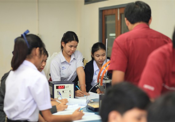 ภาพกิจกรรม ค่ายวิทยาศาสตร์โรงเรียนตากพิทยาคม จัดโดย คณะวิทยาศาสตร์และเทคโนโลยี