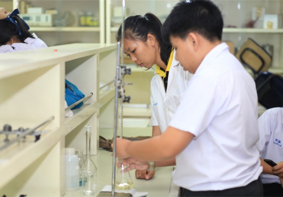 ภาพกิจกรรม ค่ายวิทยาศาสตร์โรงเรียนตากพิทยาคม จัดโดย คณะวิทยาศาสตร์และเทคโนโลยี