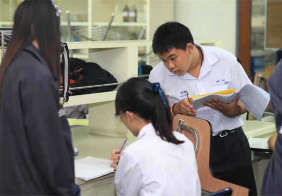 ภาพกิจกรรม ค่ายวิทยาศาสตร์โรงเรียนตากพิทยาคม จัดโดย คณะวิทยาศาสตร์และเทคโนโลยี