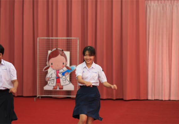 ภาพกิจกรรม ค่ายวิทยาศาสตร์โรงเรียนตากพิทยาคม จัดโดย คณะวิทยาศาสตร์และเทคโนโลยี