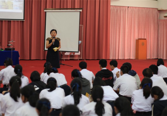 ภาพกิจกรรม ค่ายวิทยาศาสตร์โรงเรียนตากพิทยาคม จัดโดย คณะวิทยาศาสตร์และเทคโนโลยี