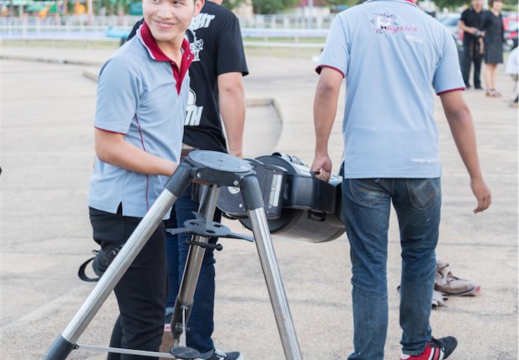 ภาพกิจกรรม ศูนย์วิทยาศาสตร์และวิทยาศาสตร์ประยุกต์ จัดกิจกรรมบริการวิชาการชมปรากฏการณ์ Super full moon ขึ้น