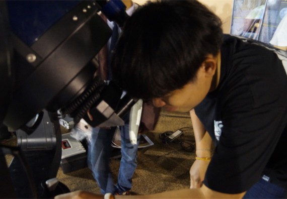 ภาพกิจกรรม ศูนย์วิทยาศาสตร์และวิทยาศาสตร์ประยุกต์ จัดกิจกรรมบริการวิชาการชมปรากฏการณ์ Super full moon ขึ้น