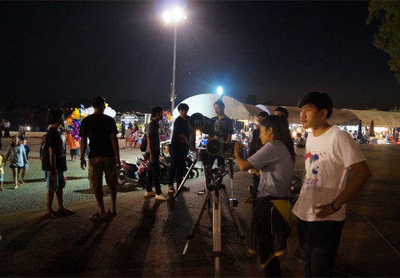 ภาพกิจกรรม ศูนย์วิทยาศาสตร์และวิทยาศาสตร์ประยุกต์ จัดกิจกรรมบริการวิชาการชมปรากฏการณ์ Super full moon ขึ้น