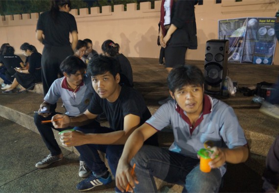 ภาพกิจกรรม ศูนย์วิทยาศาสตร์และวิทยาศาสตร์ประยุกต์ จัดกิจกรรมบริการวิชาการชมปรากฏการณ์ Super full moon ขึ้น