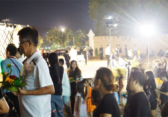 ภาพกิจกรรม ศูนย์วิทยาศาสตร์และวิทยาศาสตร์ประยุกต์ จัดกิจกรรมบริการวิชาการชมปรากฏการณ์ Super full moon ขึ้น