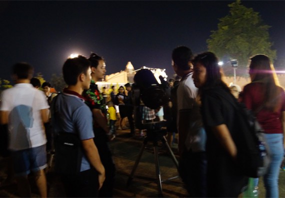 ภาพกิจกรรม ศูนย์วิทยาศาสตร์และวิทยาศาสตร์ประยุกต์ จัดกิจกรรมบริการวิชาการชมปรากฏการณ์ Super full moon ขึ้น