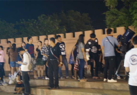 ภาพกิจกรรม ศูนย์วิทยาศาสตร์และวิทยาศาสตร์ประยุกต์ จัดกิจกรรมบริการวิชาการชมปรากฏการณ์ Super full moon ขึ้น