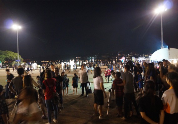 ภาพกิจกรรม ศูนย์วิทยาศาสตร์และวิทยาศาสตร์ประยุกต์ จัดกิจกรรมบริการวิชาการชมปรากฏการณ์ Super full moon ขึ้น