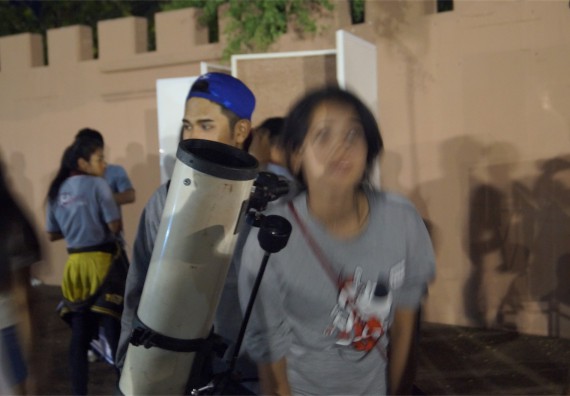 ภาพกิจกรรม ศูนย์วิทยาศาสตร์และวิทยาศาสตร์ประยุกต์ จัดกิจกรรมบริการวิชาการชมปรากฏการณ์ Super full moon ขึ้น