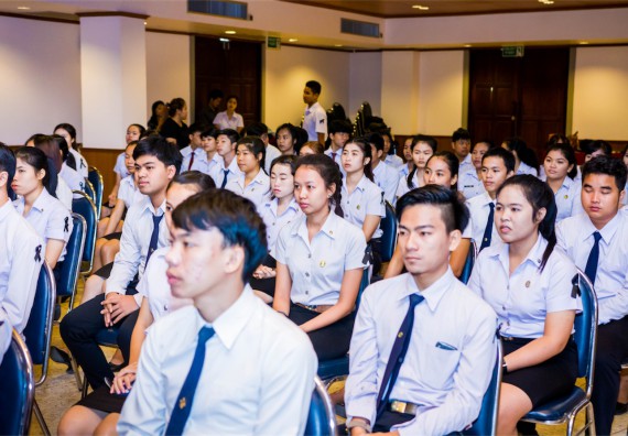 ภาพกิจกรรม พิธีมอบทุนเพื่อการศึกษา 