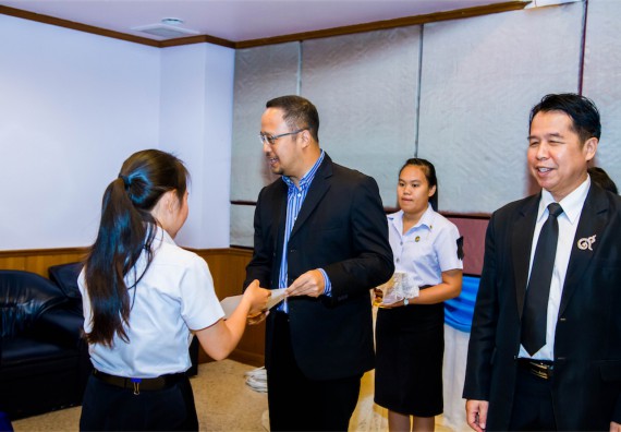 ภาพกิจกรรม พิธีมอบทุนเพื่อการศึกษา 