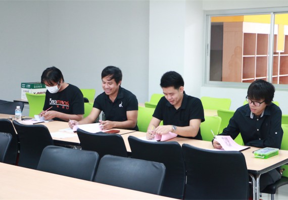 ภาพกิจกรรม ศูนย์ส่งเสริมและตรวจสอบการผลิตตามมาตรฐานความปลอดภัยทางอาหาร อบรม เรื่อง การตรวจติดตามคุณภาพภายใน