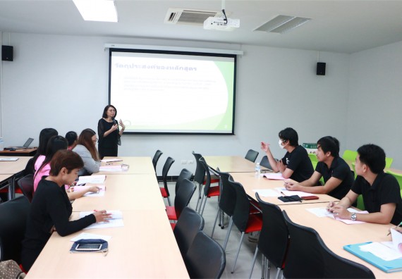 ภาพกิจกรรม ศูนย์ส่งเสริมและตรวจสอบการผลิตตามมาตรฐานความปลอดภัยทางอาหาร อบรม เรื่อง การตรวจติดตามคุณภาพภายใน