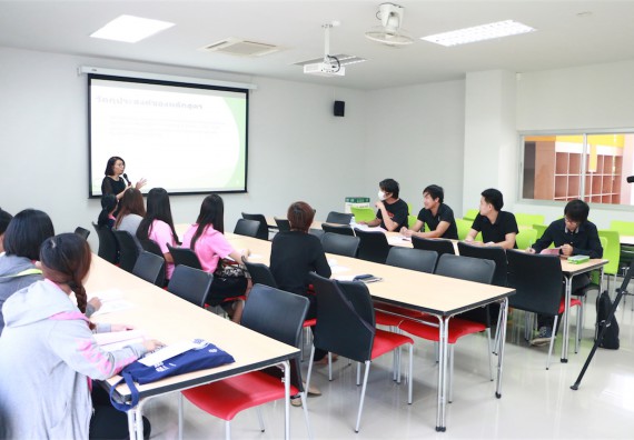 ภาพกิจกรรม ศูนย์ส่งเสริมและตรวจสอบการผลิตตามมาตรฐานความปลอดภัยทางอาหาร อบรม เรื่อง การตรวจติดตามคุณภาพภายใน